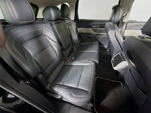 Used 2024 Lincoln Nautilus Reserve image 26