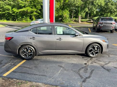 Certified 2024 Nissan Sentra SV FWD image 6