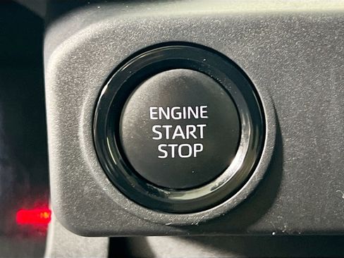 Used 2024 Toyota Tacoma SR5 AWD/4WD image 23