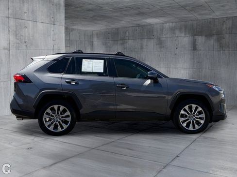 Used 2020 Toyota RAV4 XLE Premium FWD image 6