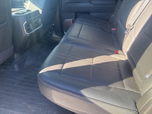 Used 2024 Chevrolet Silverado 2500 High Country w/ High Country Premium Package image 12