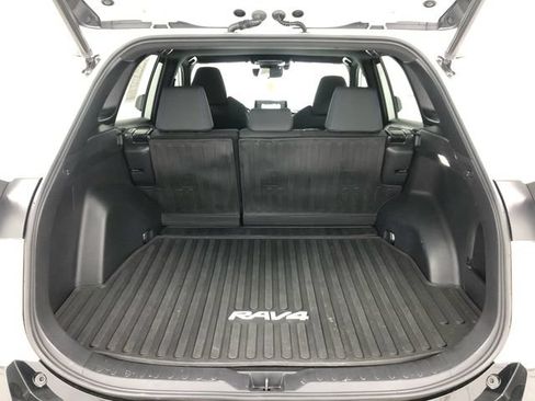 Used 2022 Toyota RAV4 SE w/ Convenience Package AWD/4WD image 25