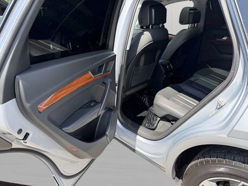 Used 2021 Audi Q5 2.0T Premium Plus AWD/4WD image 29