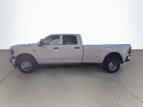 New 2026 RAM 3500 Tradesman AWD/4WD image 7