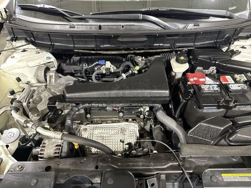 Used 2017 Nissan Rogue SV FWD image 24