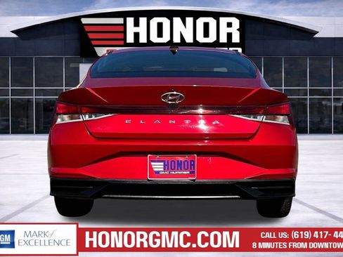 Used 2022 Hyundai Elantra SEL FWD image 5
