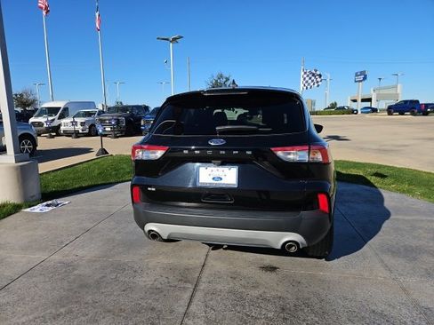 Used 2022 Ford Escape SE w/ Convenience Package image 4