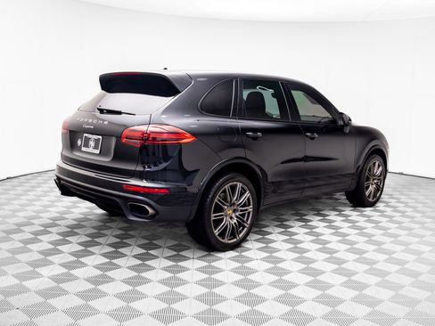 Certified 2017 Porsche Cayenne Platinum Edition image 7