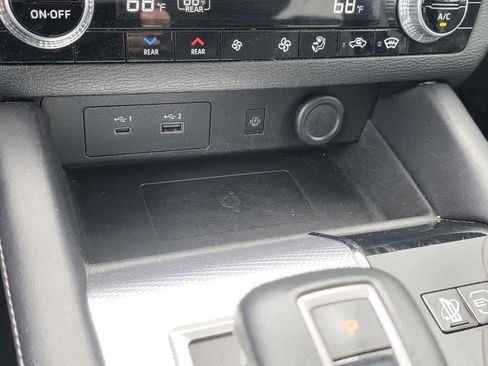 Used 2024 Mitsubishi Outlander SEL image 28