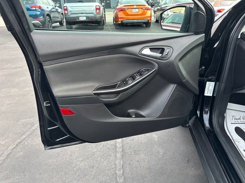 Used 2018 Ford Focus Titanium image 15