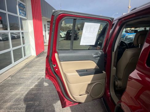 Used 2016 Jeep Patriot High Altitude image 11
