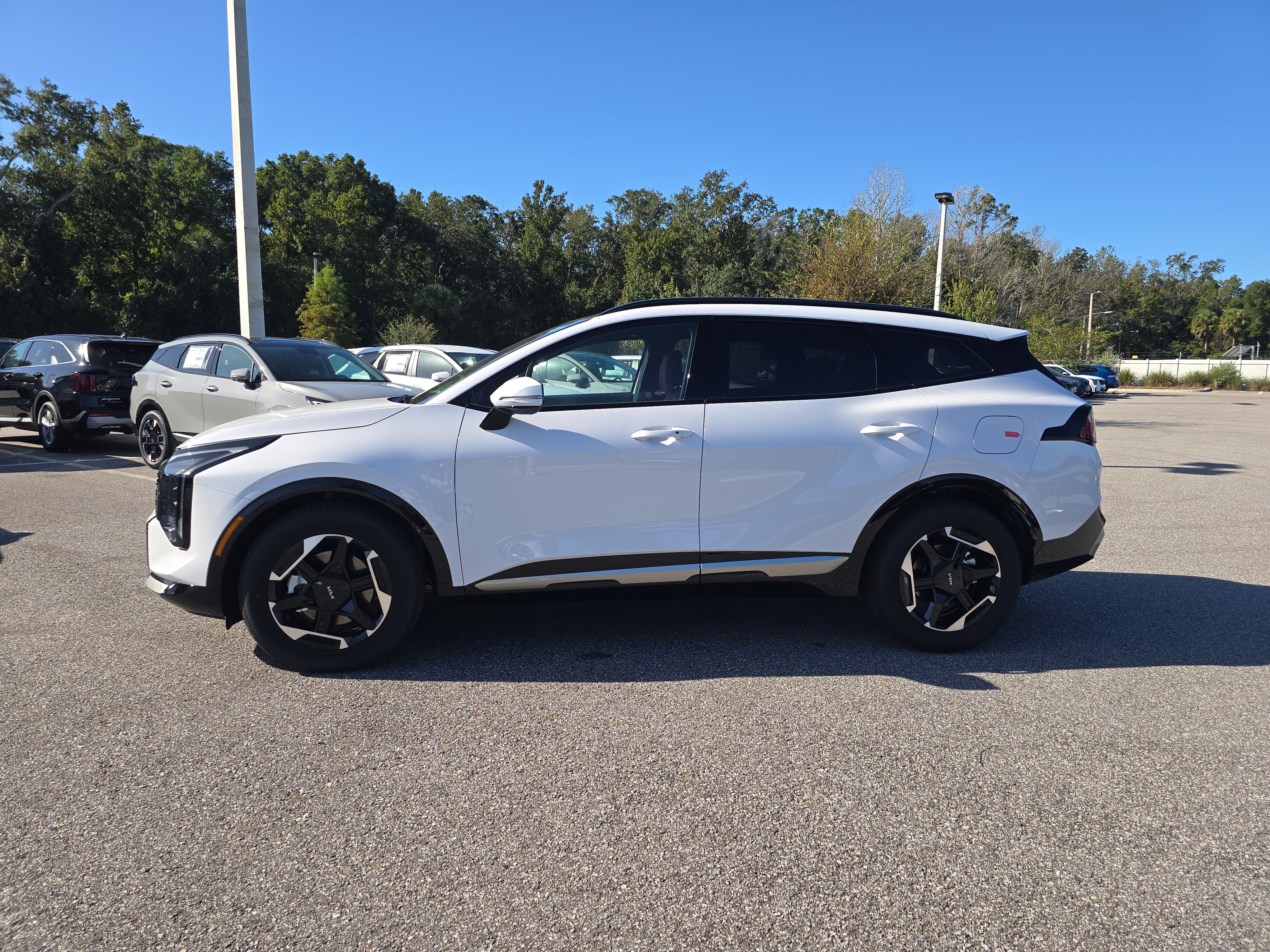 New 2027 Kia Sportage SX FWD image 5