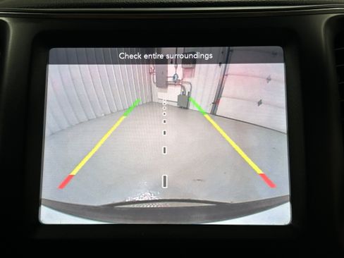 Used 2019 Jeep Cherokee Trailhawk w/ Cold Weather Group AWD/4WD image 10