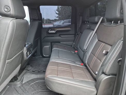 Used 2024 Chevrolet Silverado 1500 High Country w/ High Country Premium Package RWD image 38