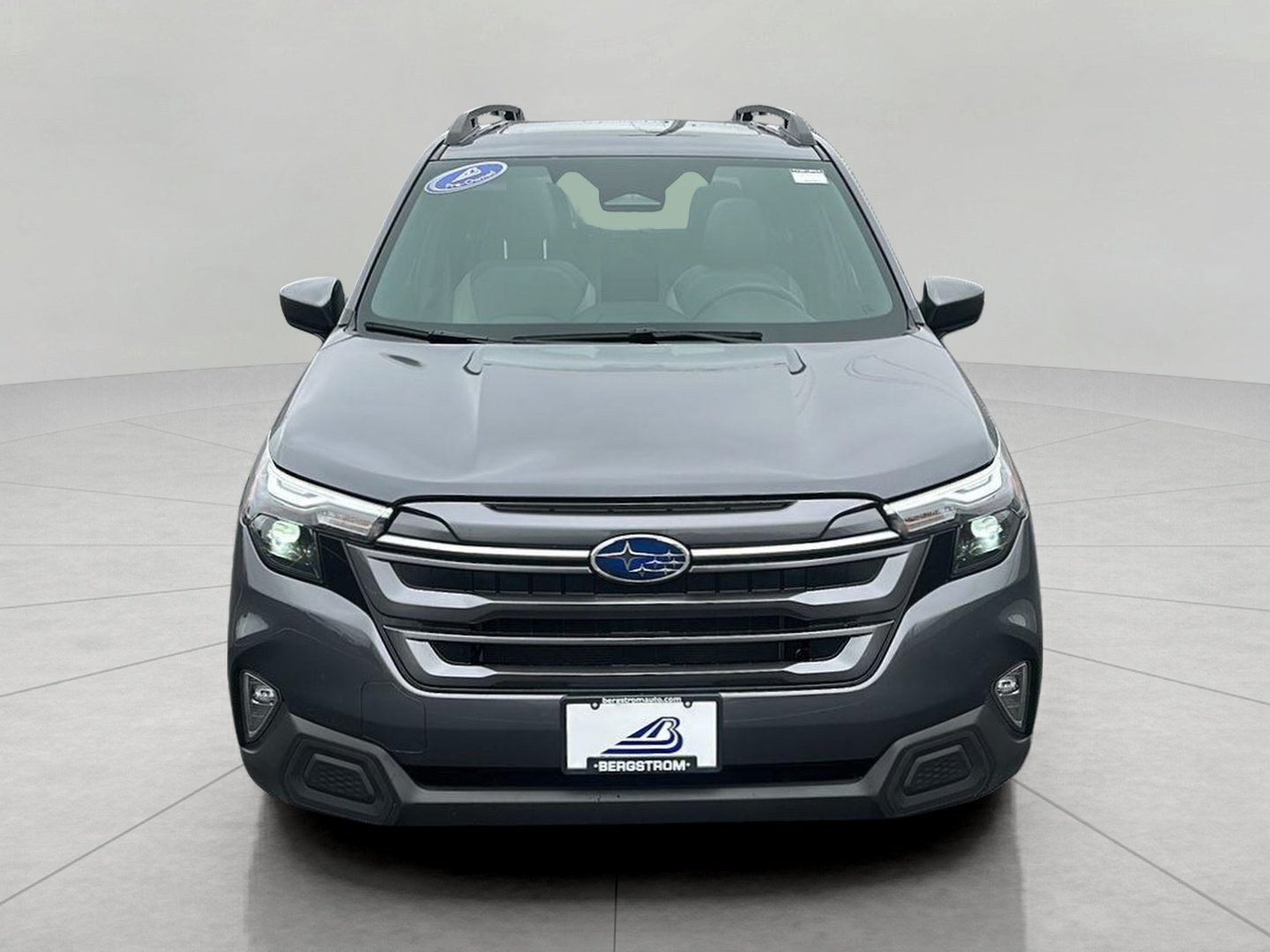 Used 2025 Subaru Forester Premium w/ Convenience Package #1 AWD/4WD image 2