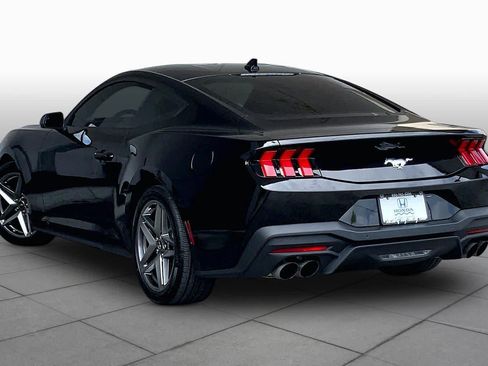 Used 2025 Ford Mustang Coupe RWD image 11