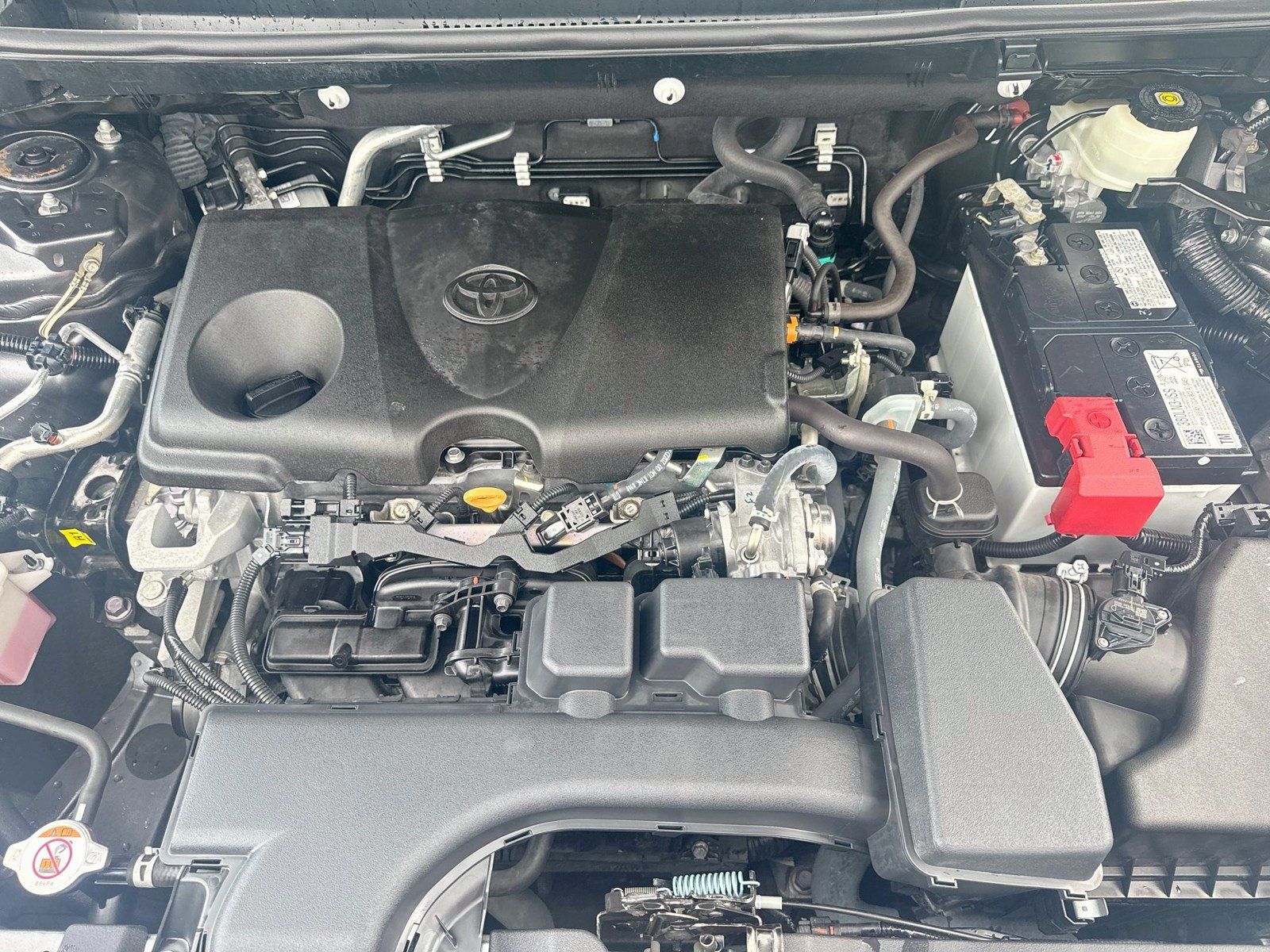Used 2022 Toyota RAV4 LE AWD/4WD image 32