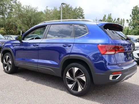 Certified 2024 Volkswagen Taos SE w/ Panoramic Sunroof Package AWD/4WD image 6