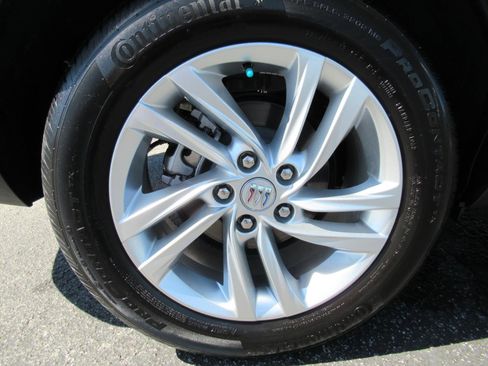 Used 2024 Buick Envista Preferred w/ Convenience I Package FWD image 9