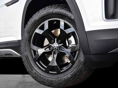 New 2026 Volkswagen Atlas Peak Edition image 3