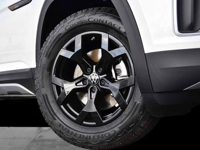 New 2026 Volkswagen Atlas Peak Edition