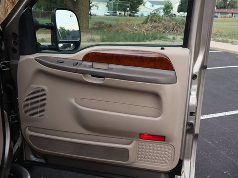Used 2003 Ford F250 XL AWD/4WD image 25