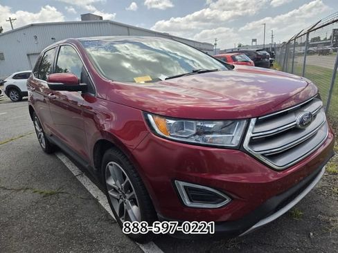 Used 2018 Ford Edge Titanium w/ Equipment Group 301A FWD image 11