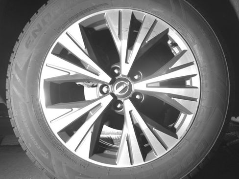 Used 2023 Nissan Rogue SV image 15