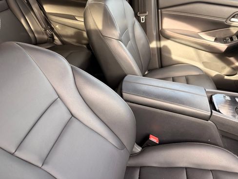 Certified 2026 Nissan Rogue SL FWD image 10