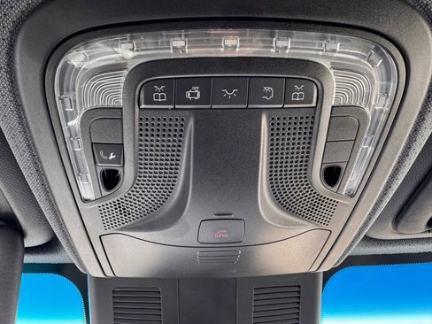 Used 2021 Mercedes-Benz Sprinter 2500 image 35