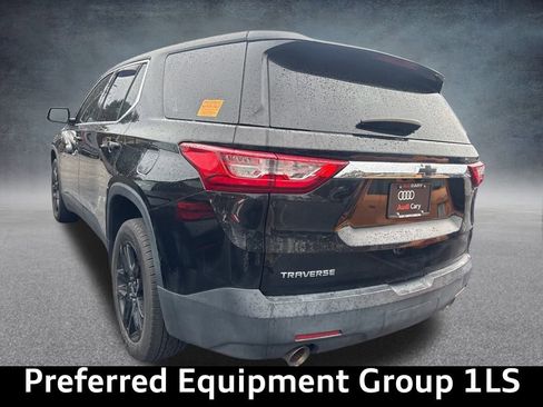Used 2020 Chevrolet Traverse LS image 2