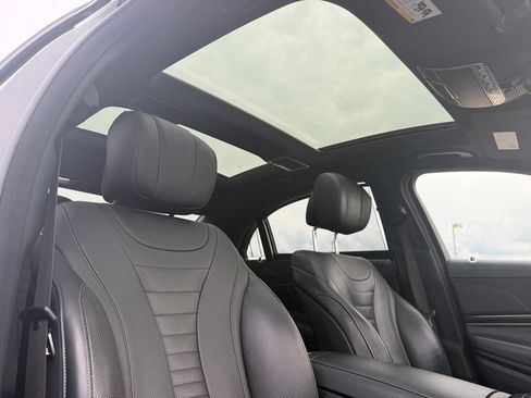 Used 2017 Mercedes-Benz S 550 4MATIC Sedan image 27
