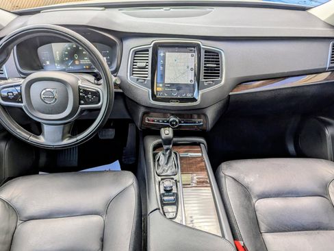 Used 2019 Volvo XC90 T5 Momentum w/ Advanced Package AWD/4WD image 7