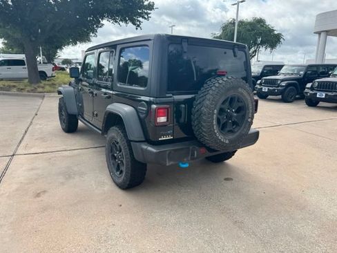 Used 2023 Jeep Wrangler Unlimited w/ Cold Weather Group AWD/4WD image 8