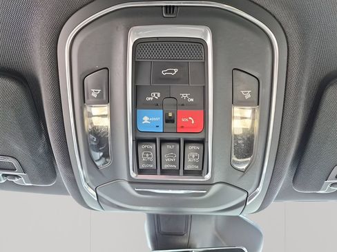 Used 2024 Jeep Grand Cherokee Limited w/ Luxury Tech Group II AWD/4WD image 43