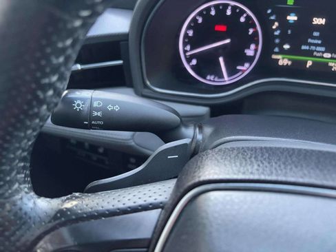 Used 2019 Toyota Avalon Touring w/ Advanced Safety Package image 39