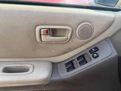 Used 2004 Toyota Highlander 4WD V6 image 22