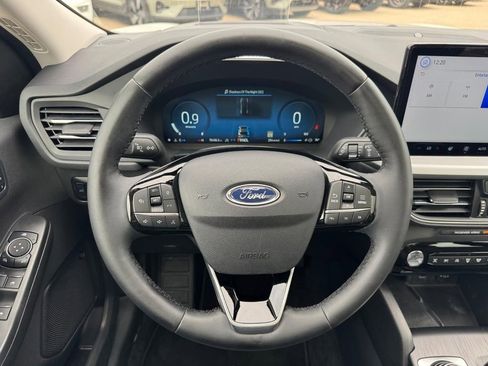 Used 2023 Ford Escape Platinum w/ Premium Technology Package AWD/4WD image 11