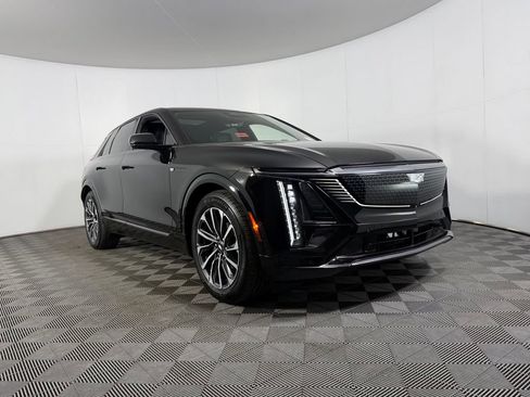 Used 2024 Cadillac Lyriq Sport AWD/4WD image 3