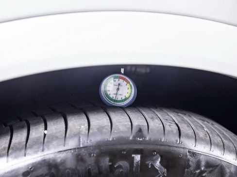 Used 2023 BMW X7 xDrive40i w/ M Sport Package image 41