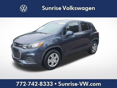 Used 2019 Chevrolet Trax LS FWD image 1