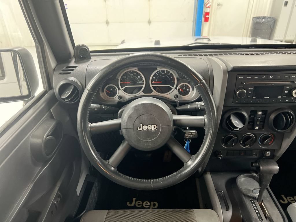 Used 2007 Jeep Wrangler Unlimited Sahara RWD image 11