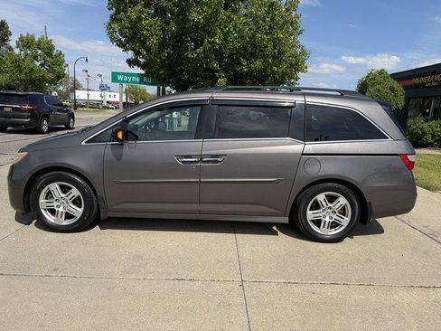 Used 2011 Honda Odyssey Touring Elite image 8