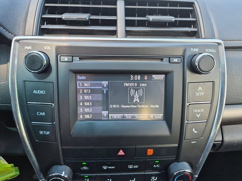 Used 2017 Toyota Camry LE FWD image 15