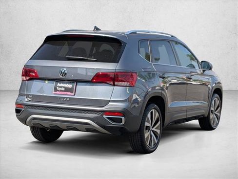 Used 2022 Volkswagen Taos SE image 5