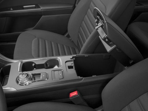 Used 2017 Ford Fusion SE w/ Fusion SE Technology Package FWD image 15