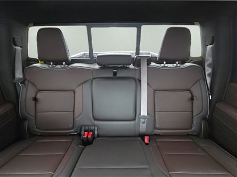 Used 2025 GMC Sierra 2500 Denali image 13