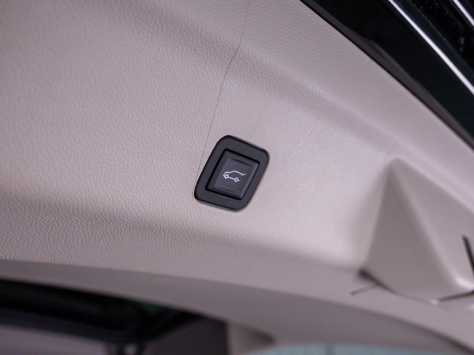 Used 2026 Cadillac Escalade ESV Platinum Sport AWD/4WD image 9