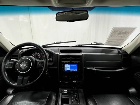 Used 2012 Jeep Liberty Sport AWD/4WD image 17