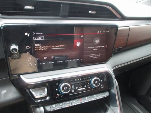 Used 2024 GMC Sierra 2500 Denali Ultimate image 31